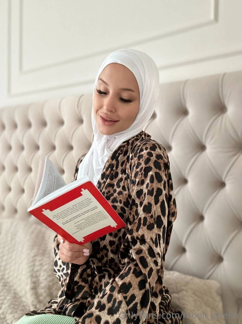 A cozy morning with a book in hand - what better way to start the day 