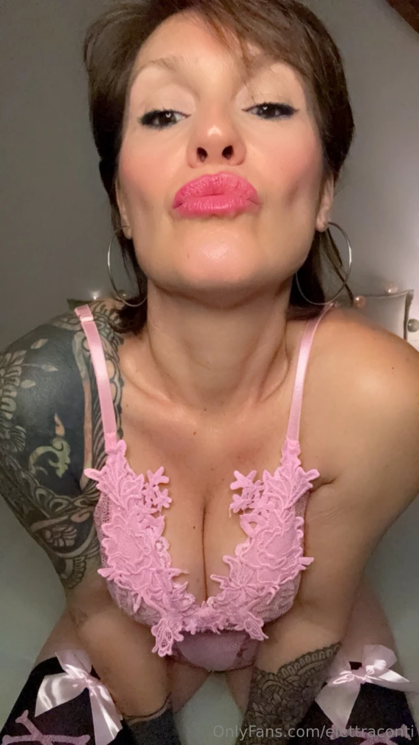 Baby would you like to try a dating experience with me she is a 