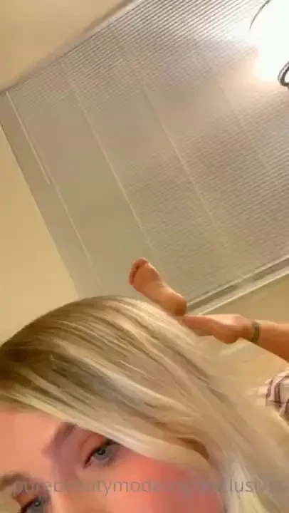 Carmen showing off her oily feet dm me for full video 