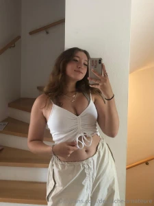 Lucyyy06 hii ich hei e lucy ich bin 18 jahre alt und gehe aktuell noch part 28