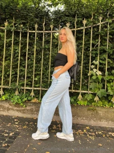 Luucysandler ich bin lucy bekannt f r meine elegante selbstbewusste