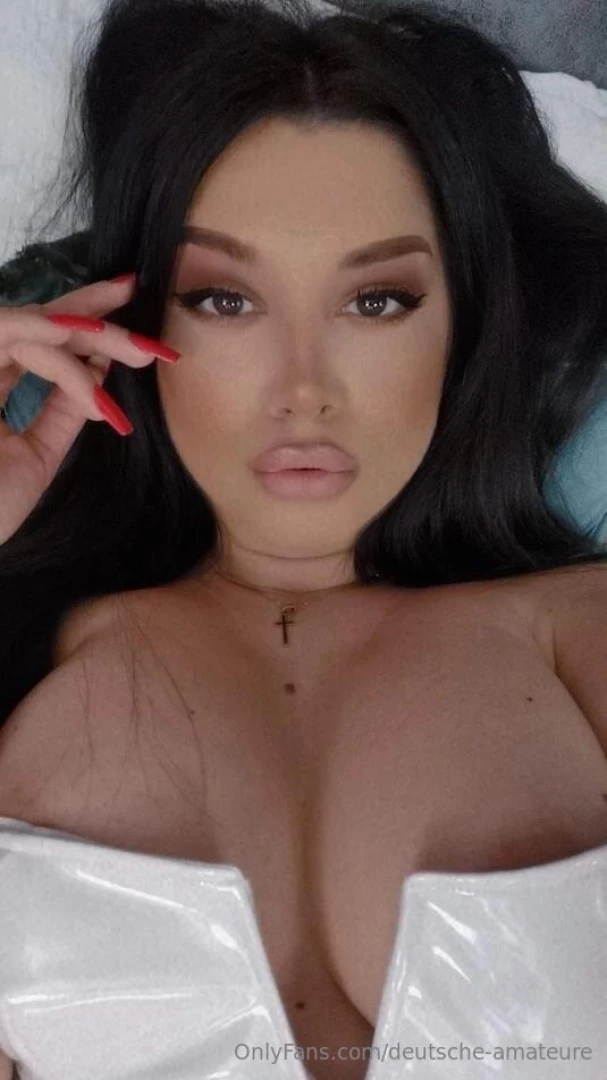 Adelinasanii und jetzt einmal die hose runter bitte aber hey ich bin part 1 