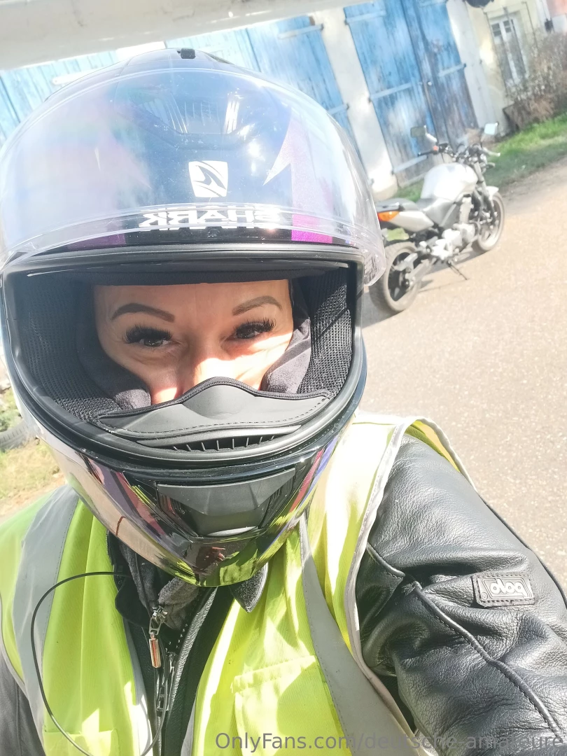 Delphia schiller hey darling ich bin delphia bin junge 40 jahre und in part 18 