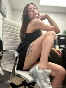 Friday vibes in the office but my behavior says it s already saturday part 1