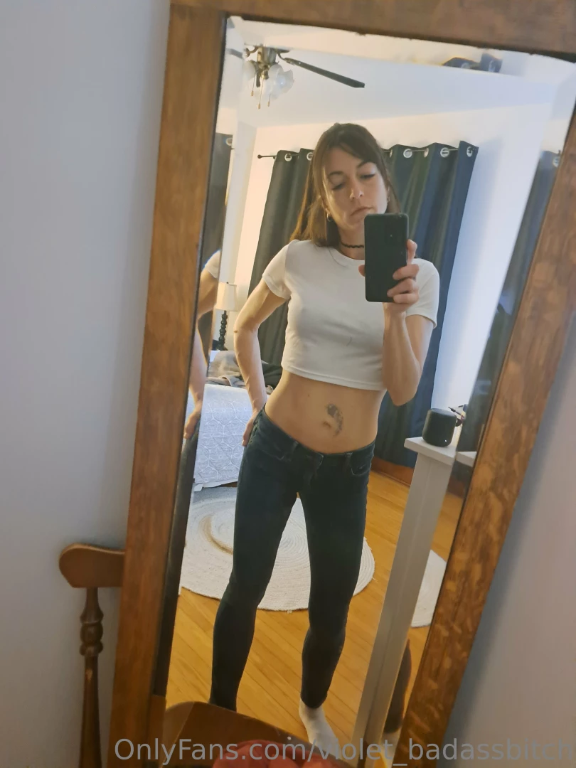 Fuck i love wearing my choker and seeing the looks on married men 