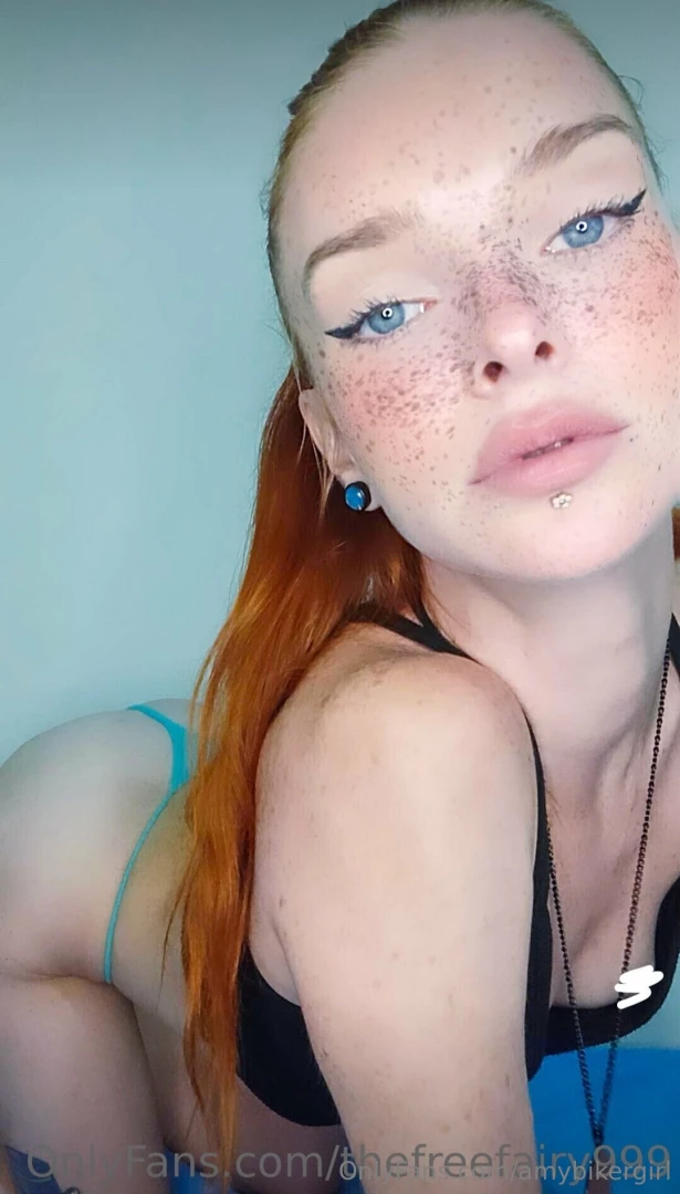 My petite friend nbsp thefairy999free nbsp has a tight pink pussy tiny 