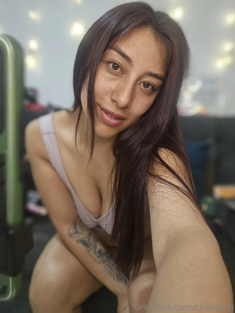 Https onlyfans com cristinejb live cristine is online now 