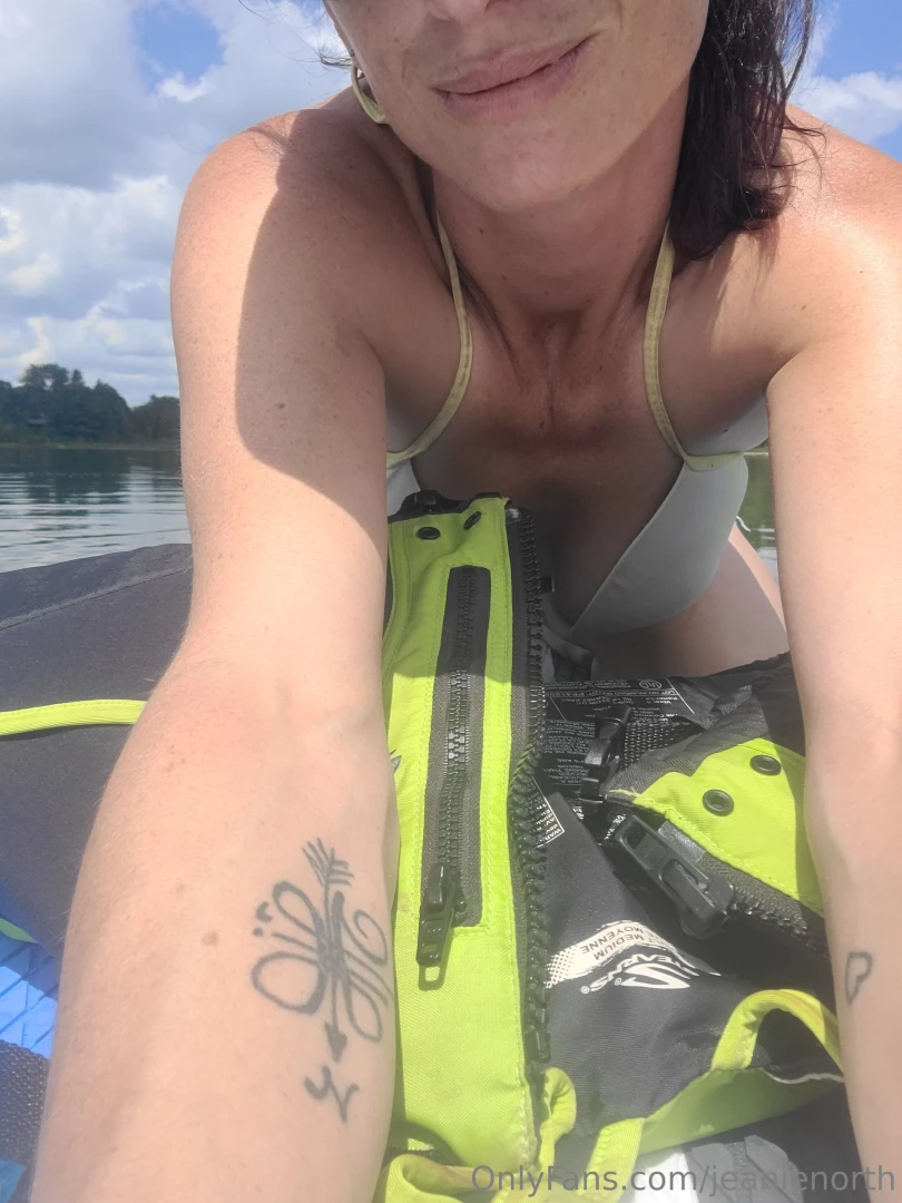 Paddle boarding is so much fun i didn t even fall in part 2 