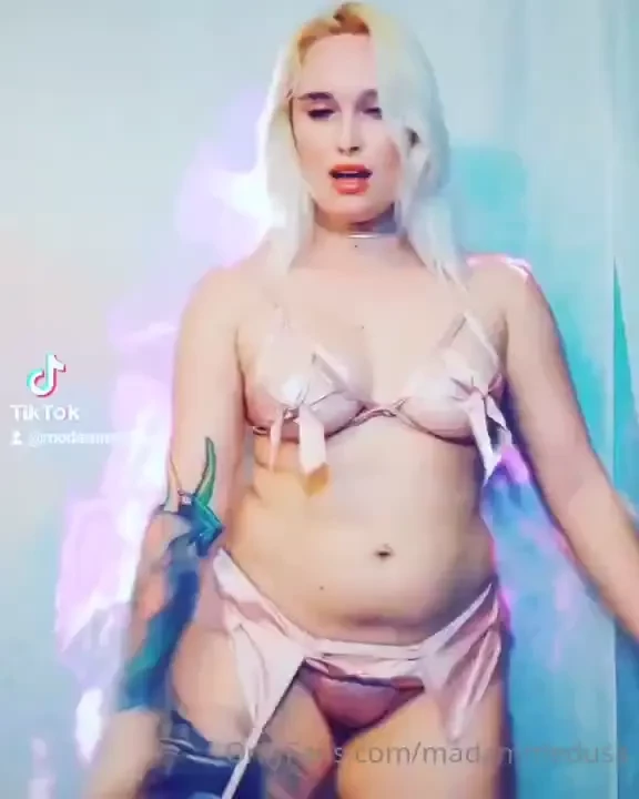 Want custom videos message me on twitter vanessawcheese twerk dance 