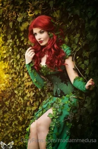 I really want to be poison ivy for a halloween photoshoot check out my