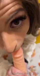 I love sucking on juicy hard cock
