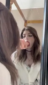 Look i found a femboy who looks cute and gives amazing blowjobs