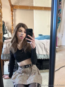 What s cuter me or my feetsies part 7