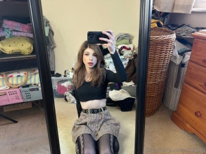 What s cuter me or my feetsies part 4