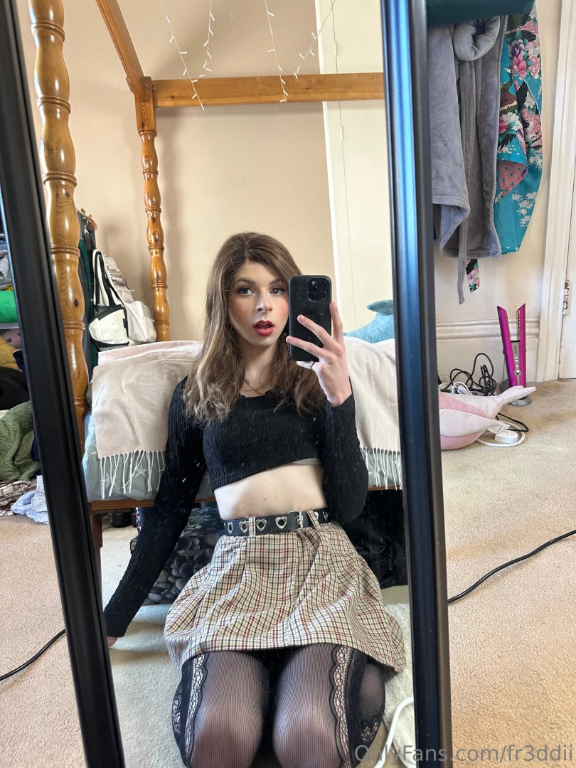 What s cuter me or my feetsies part 3 