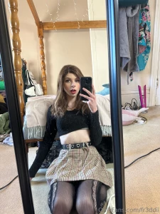 What s cuter me or my feetsies part 3