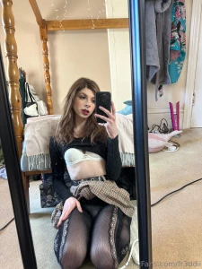 What s cuter me or my feetsies part 5