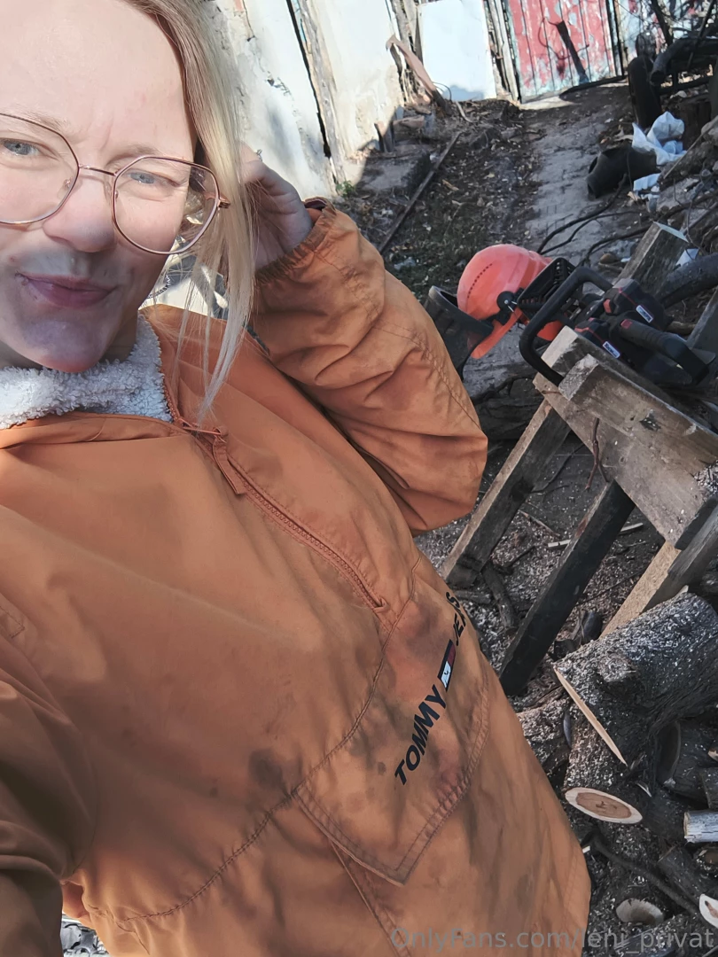 Heute war ich flei ig holz am hacken und was hast du so sch nes 