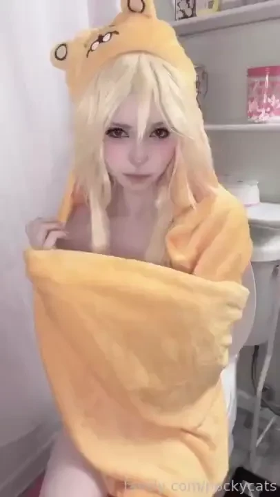 I like being a good girl but i m also still pee shy cosplay pisskink 