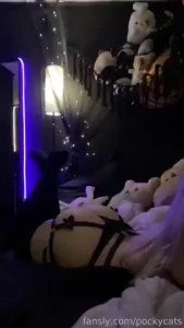 This rope bunny likes a little restraint part 2