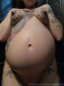 Daddy has some sort of rib injury and has been stuck in bed recovering part 1