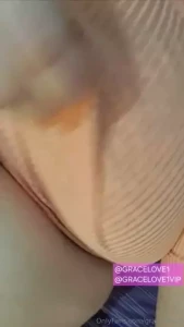 Hi bb what do you like more my tongue or my tits hola bb que te gusta