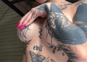 Someone pay for my spider web titties right now im so serious