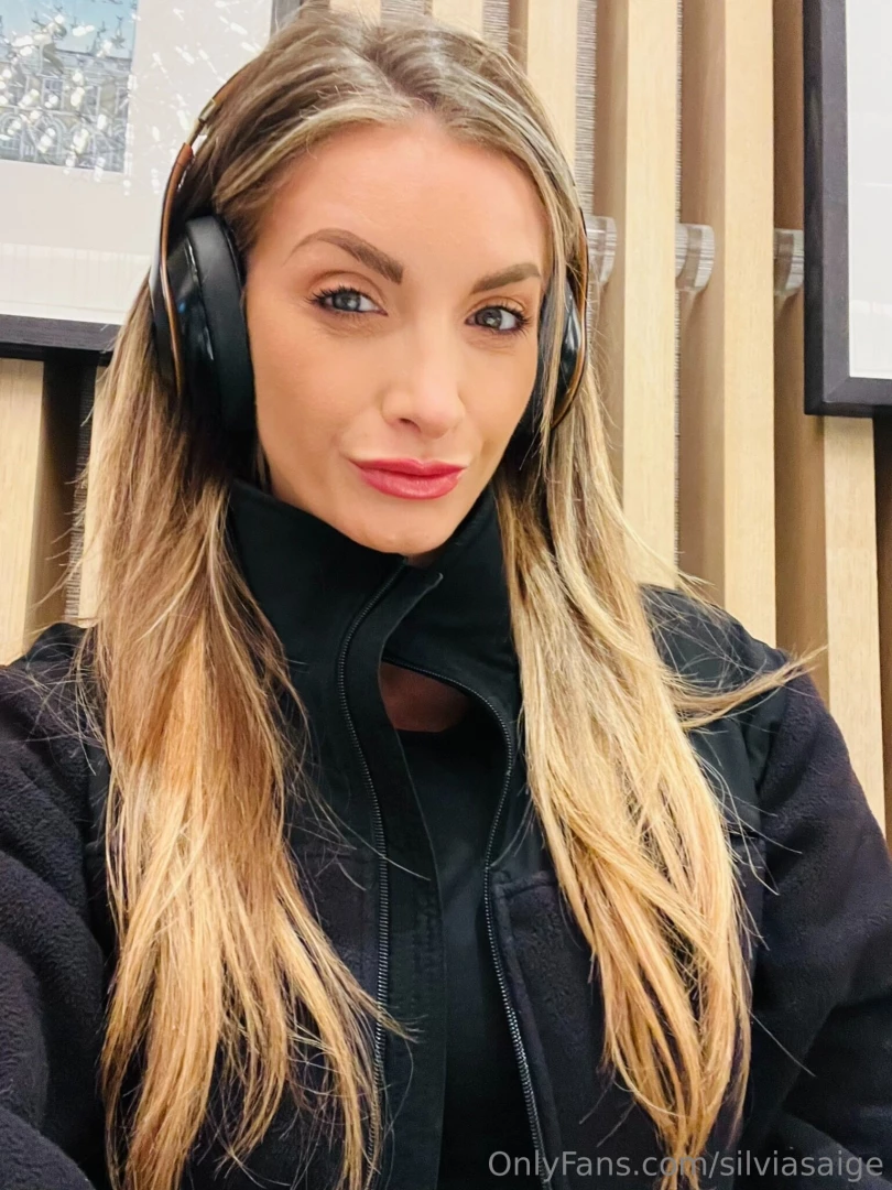 Guess what i am listening to part 1 