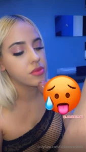 Conoc a un chico en la disco fuimos a los ba os y luego follamos toda