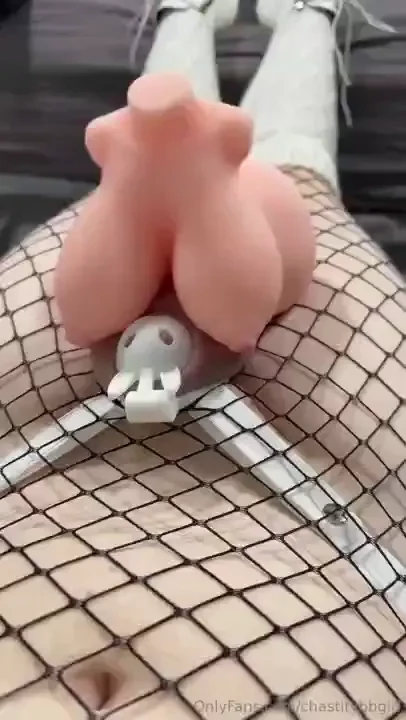 Titties make my cage tight 