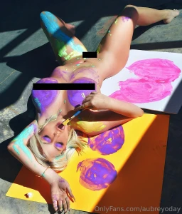 Me fully naked is a work of art