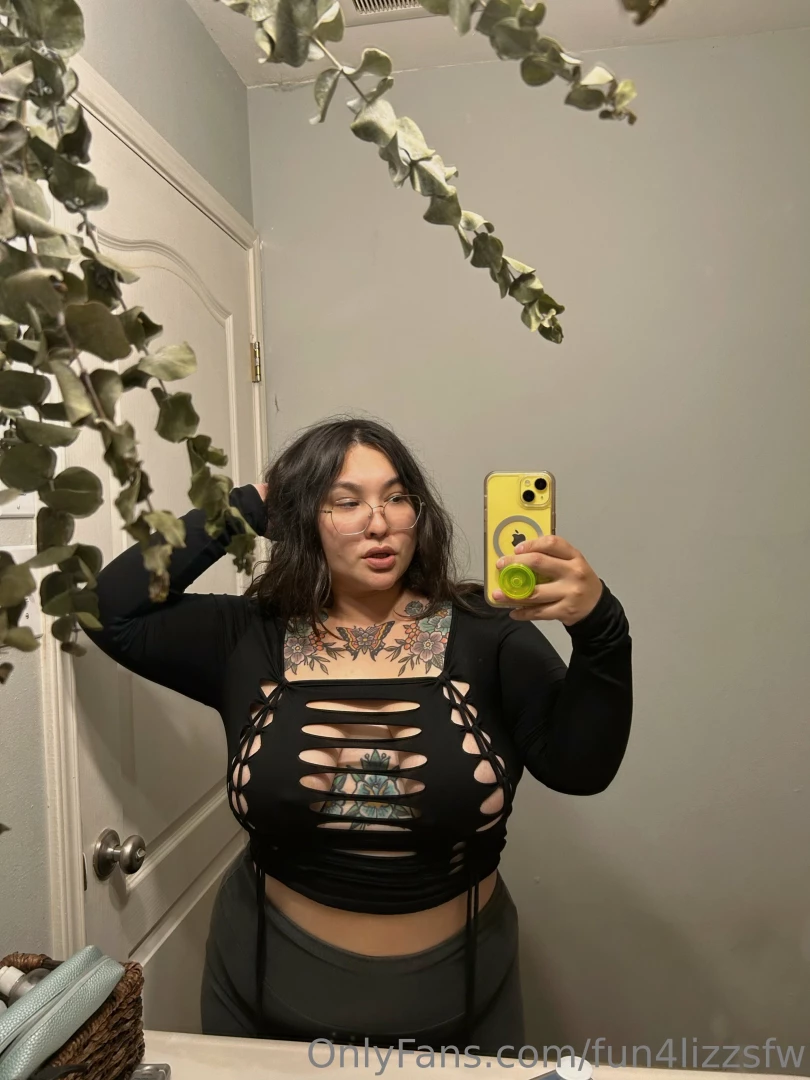 Checkout my instagram sfw4lizz 