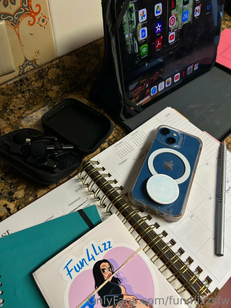 Add me on instagram fun4lizz or sfw4lizz 