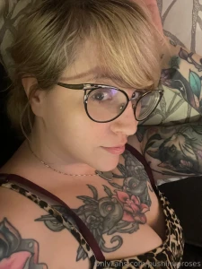 Extra vulnerable post me with no undereye concealer and showing off my