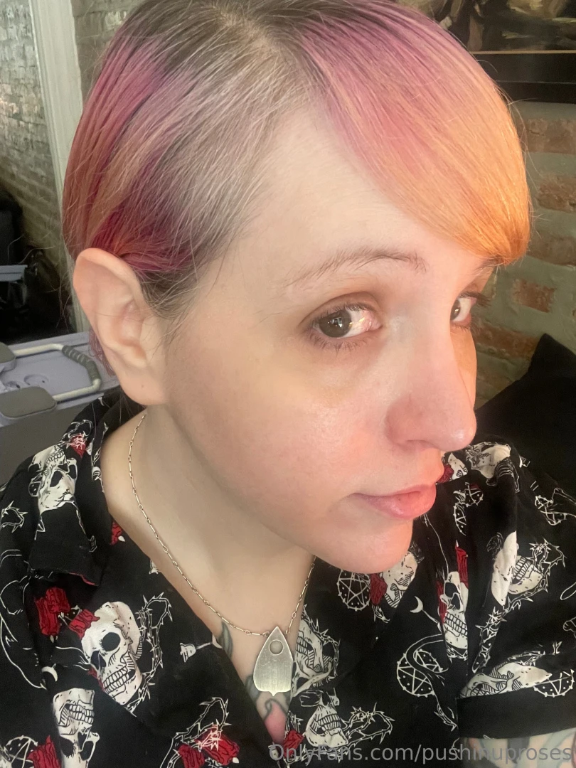 Extra vulnerable post me with no undereye concealer and showing off my part 3 