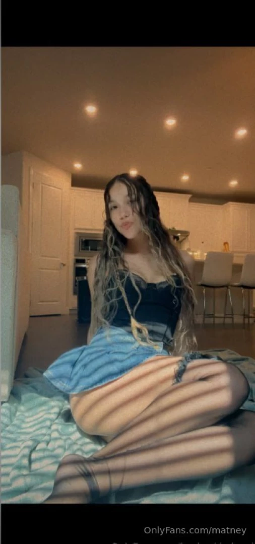 Kayla is your new 23-year-old obsession kaykookiedough is kind flirty 