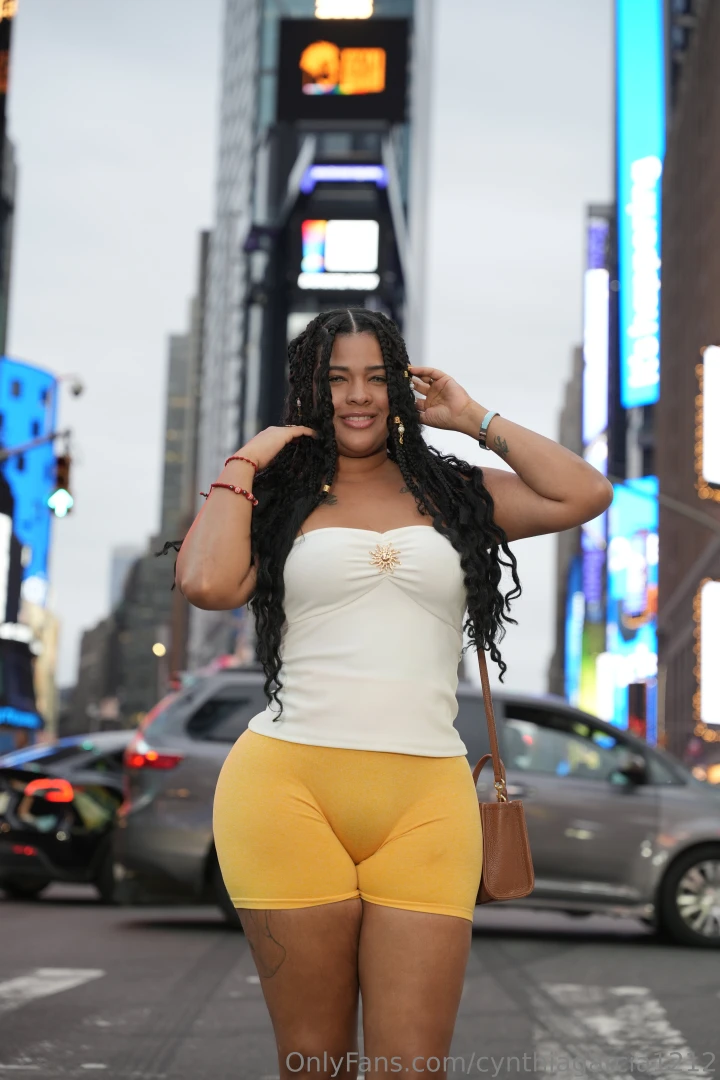 Would you date me send 5 if you do and i will show you a hot video xx 