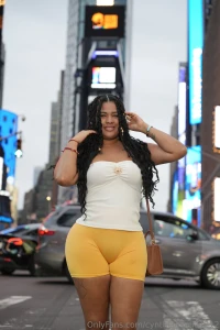 Would you date me send 5 if you do and i will show you a hot video xx