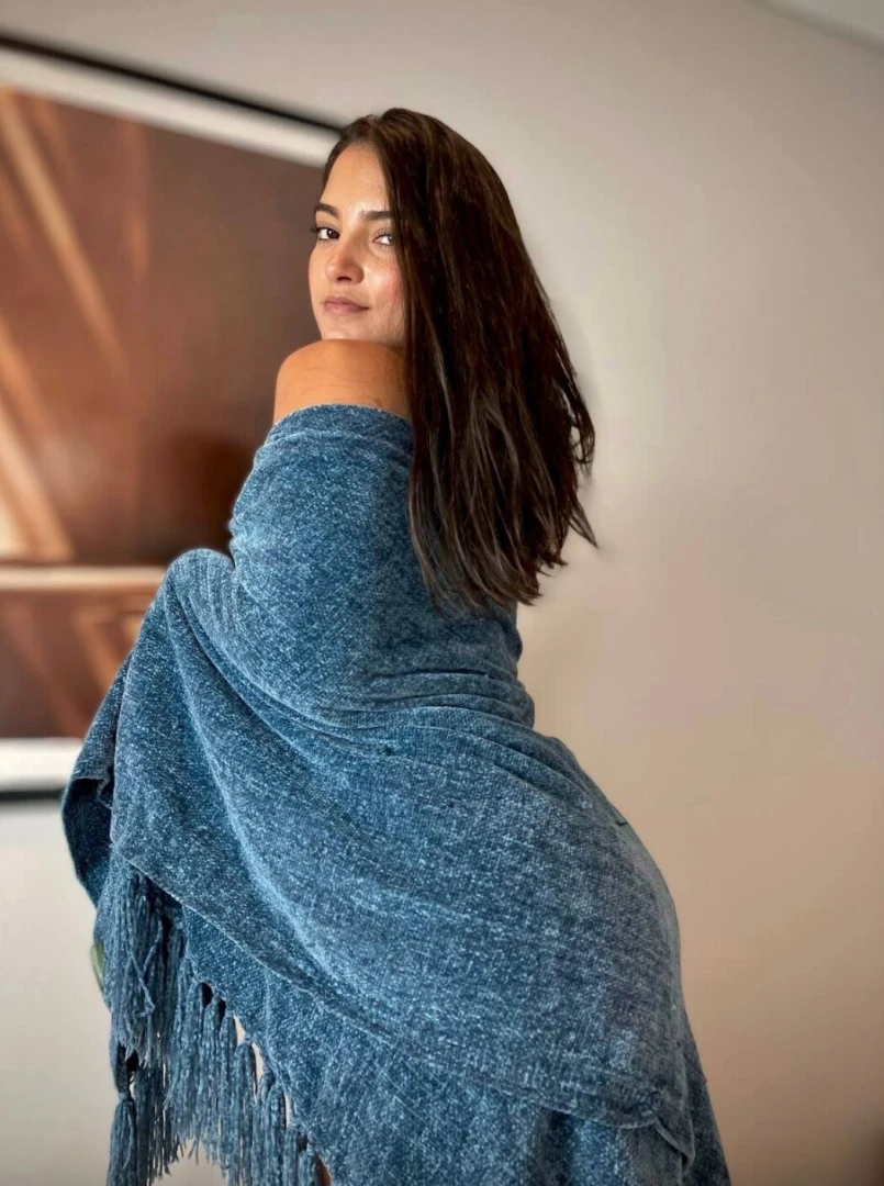 Guess what else i m wearing write me a private message and if you get part 1 