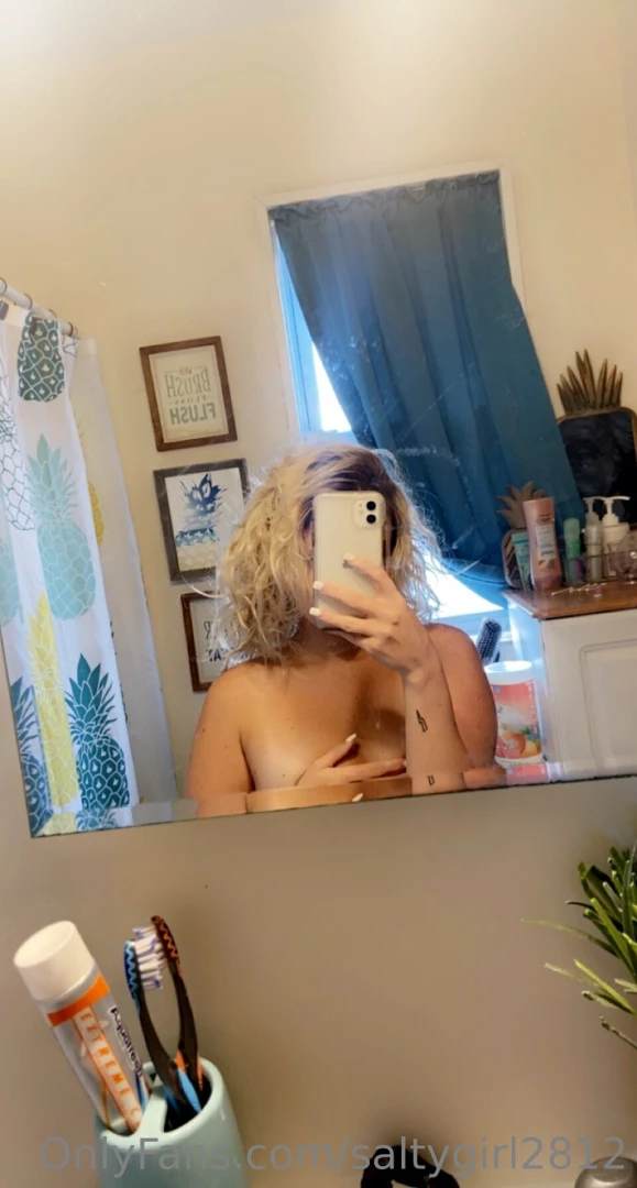 Imagine you re the one that made my hair this messy 