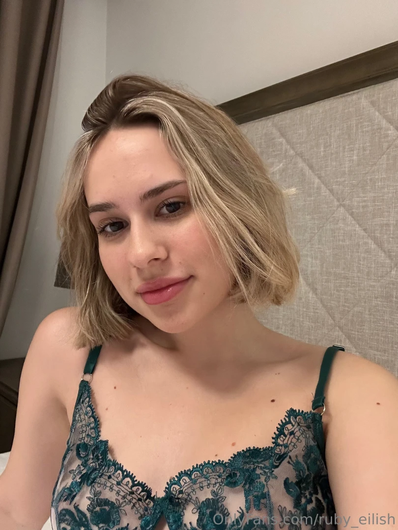 Hey - she s online rn subscribe for free to the cute amp petite part 1 