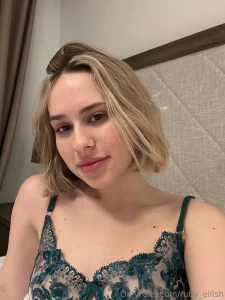 Hey - she s online rn subscribe for free to the cute amp petite part 1