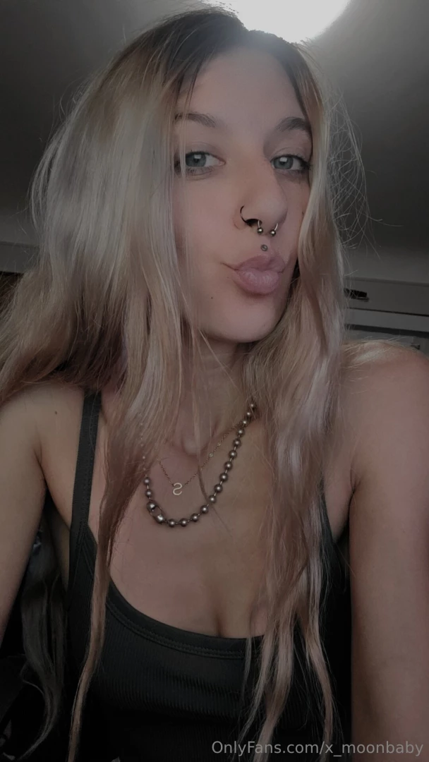 This is how i play video games btw 