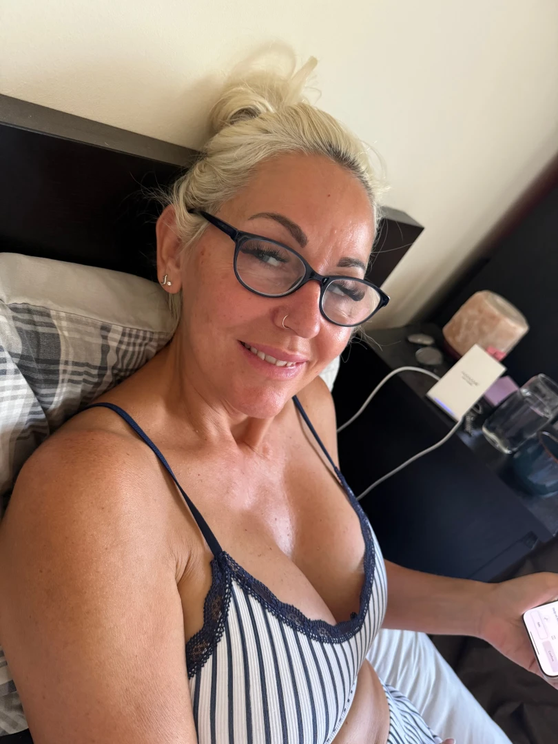 Morning peeps catching up on emails fun packed day today off to the 