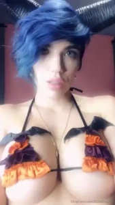 Gonna be a succubus for halloween on patreon this month what do y all