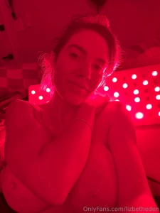 Indulging in some redlight therapy with qtsnack after filming all day