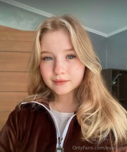 I am your sweet mollycry and i am ready to surprise you wanna see how part 8