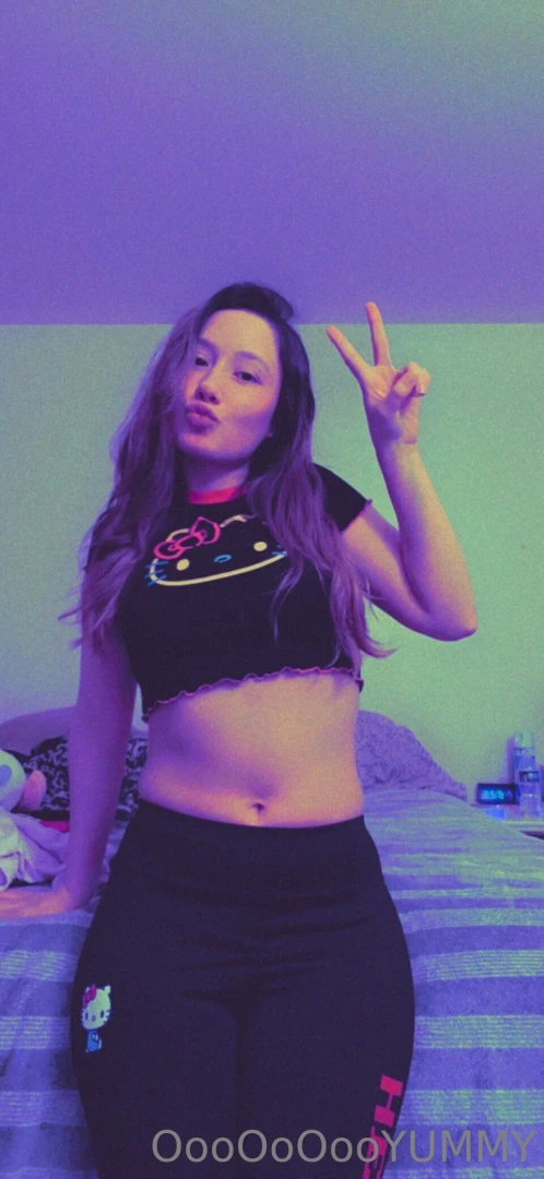 Helllooo would you like to see my kitty 