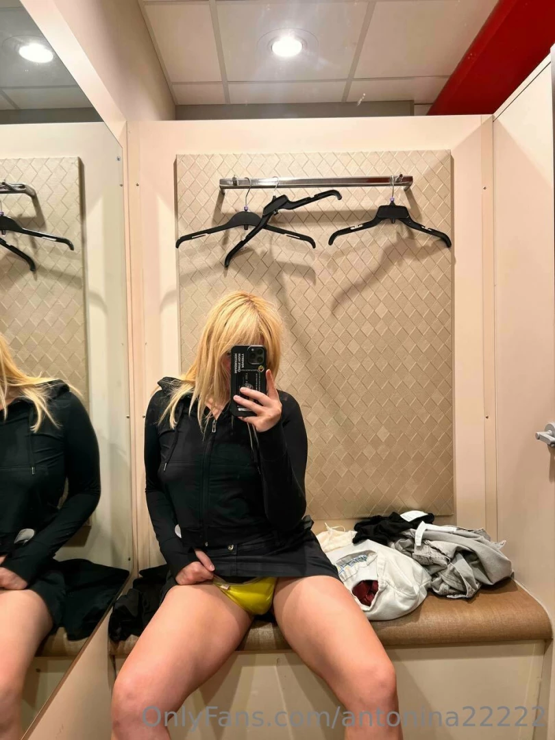 Want to come visit me and watch reflection porn in the mirror 