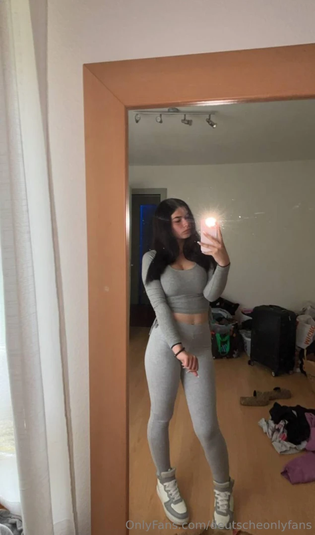 Yvonne gruner na du ich bin die yvonne 20 jahre jung und neu hier tut 